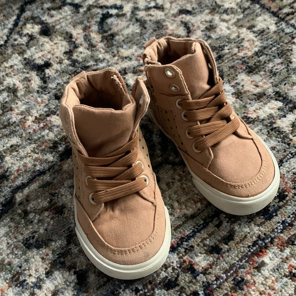Toddler Boys Tan High Top Boots - size 6T - Old Navy